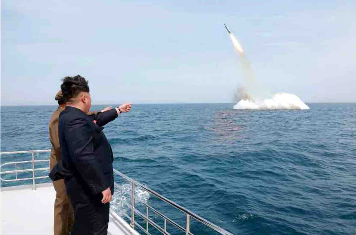 EU dice que Corea del Norte lanzó otro misil