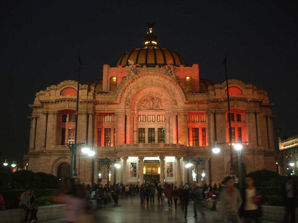 Cortocircuito en Bellas Artes provoca incendio