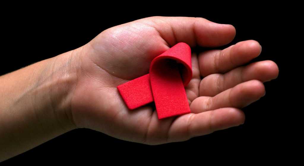 Logran curar a niña que padecía VIH