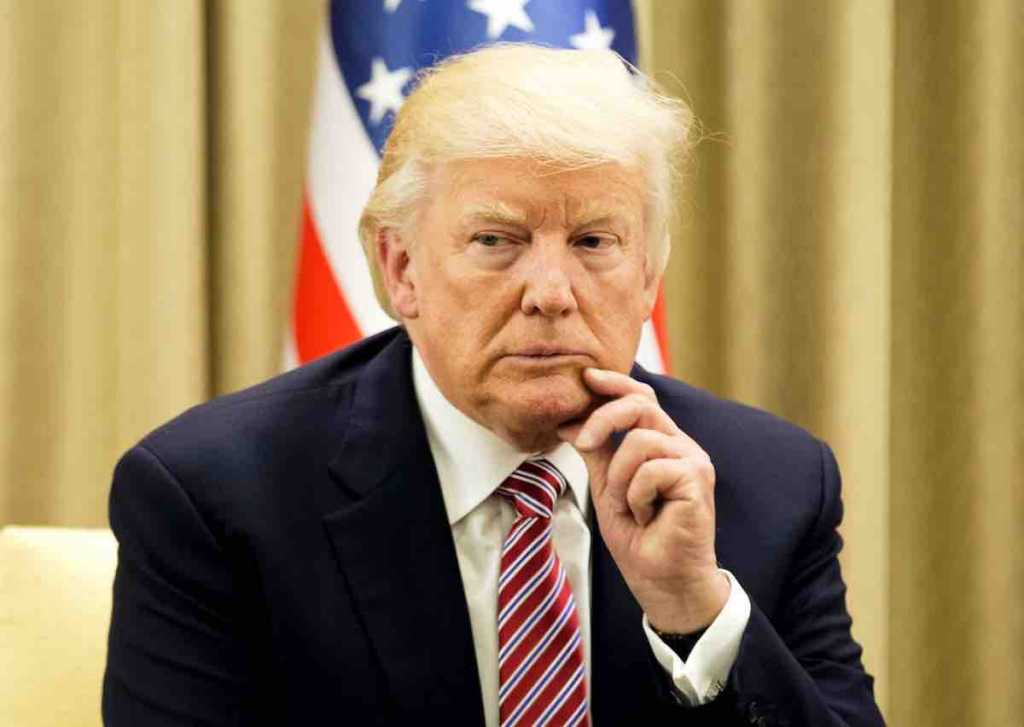 Donald Trump continúa su ataque contra Sessions