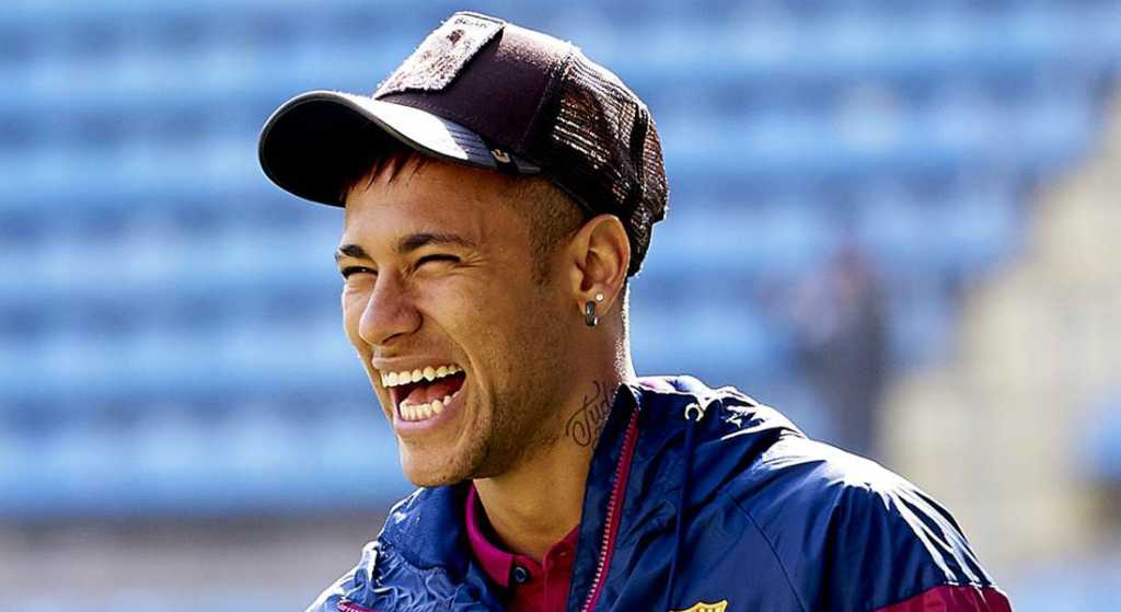 Neymar se disfraza de Mario Bros