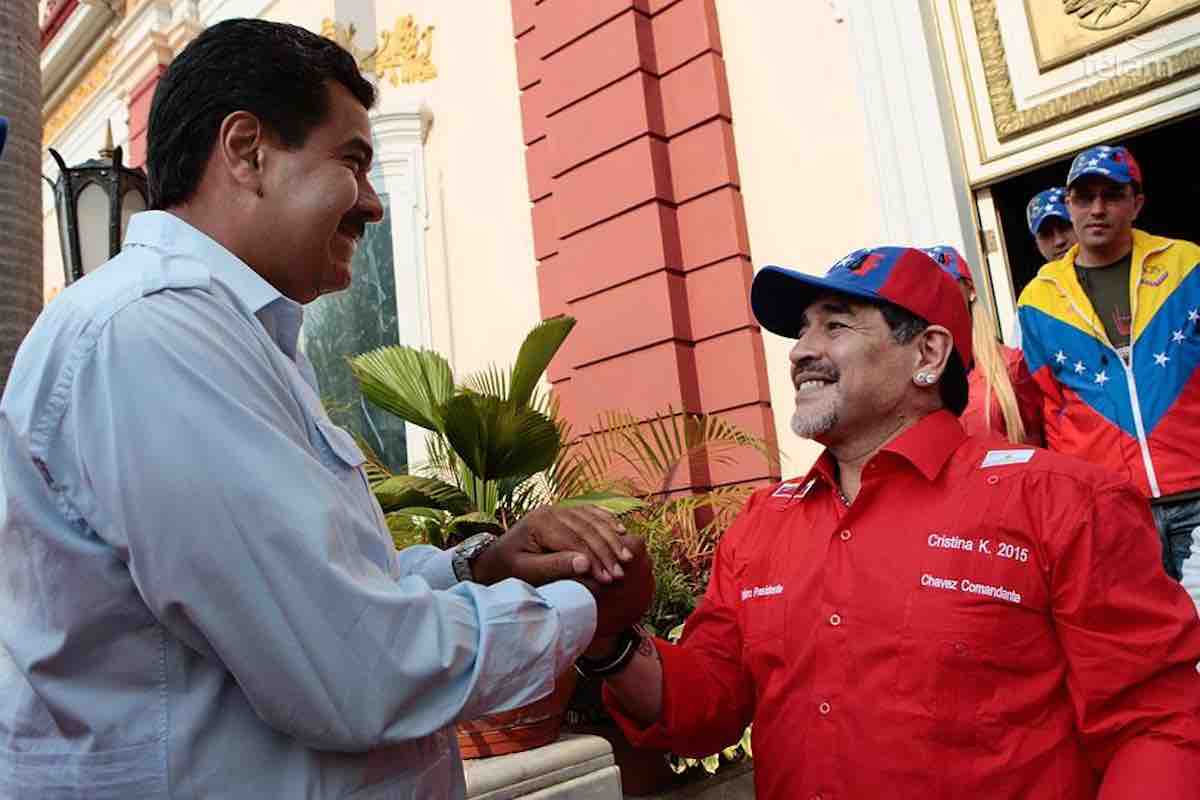 Maradona apoya a Nicolás Maduro