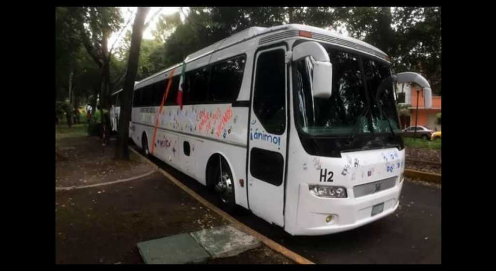 Donador anónimo regaló tres autobuses a damnificados