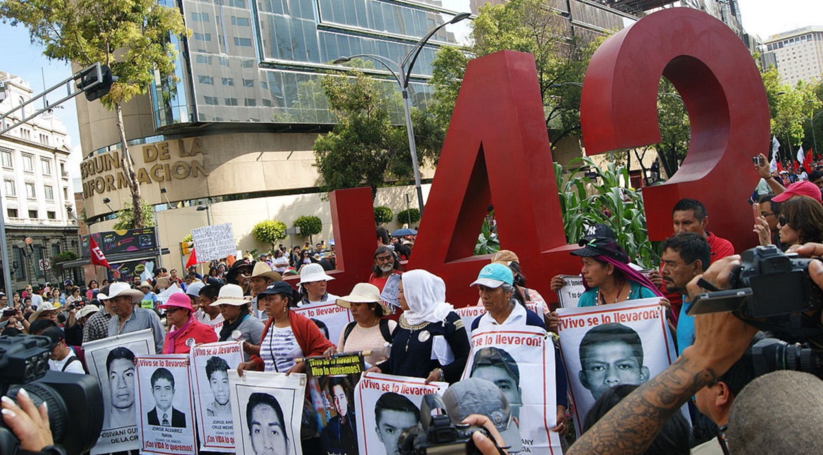 AMLO se reunirá con padres de estudiantes de Ayotzinapa