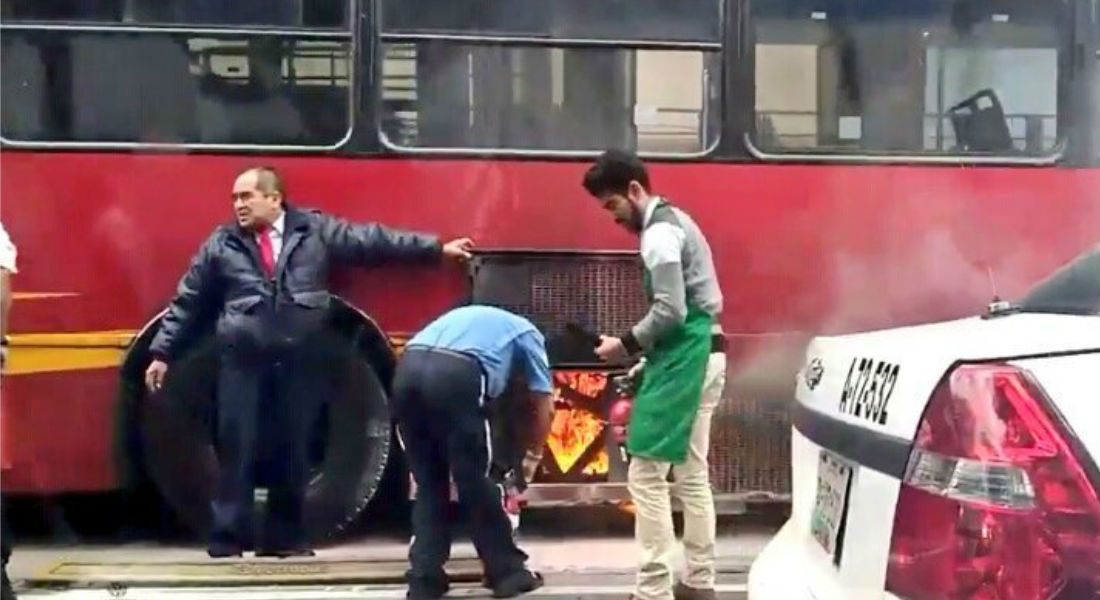 Se incendia Metrobus en Insurgentes Sur