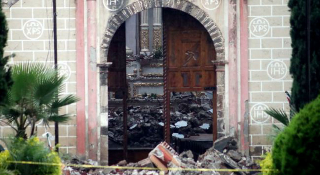 Graban cómo se derrumbó iglesia en Morelos