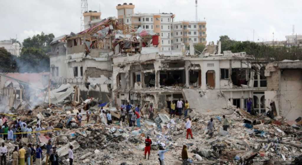Ataque terrorista deja decenas víctimas en Somalia