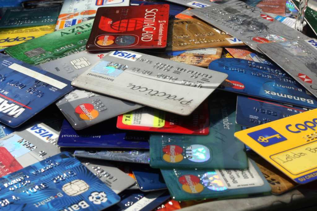 5 diferencias entre tarjetas de crédito y departamentales