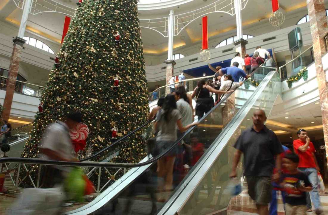 Mexicanos, preocupados por su dinero en temporada navideña