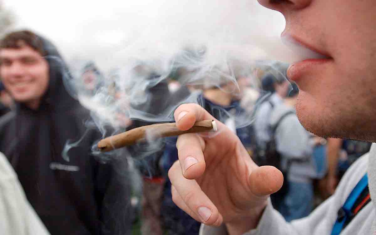 Es oficial, Canadá legalizará el uso recreativo de la marihuana