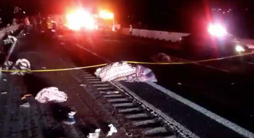 Mueren ocho peregrinos en accidente en la autopista