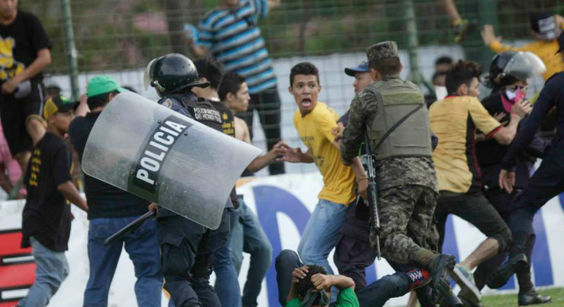 Suspenden futbol en Honduras por violencia poselectoral
