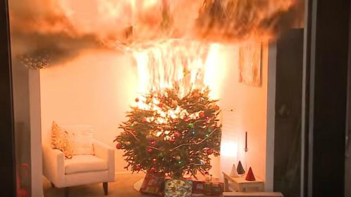 Así es como tu árbol de navidad natural puede causar un incendio
