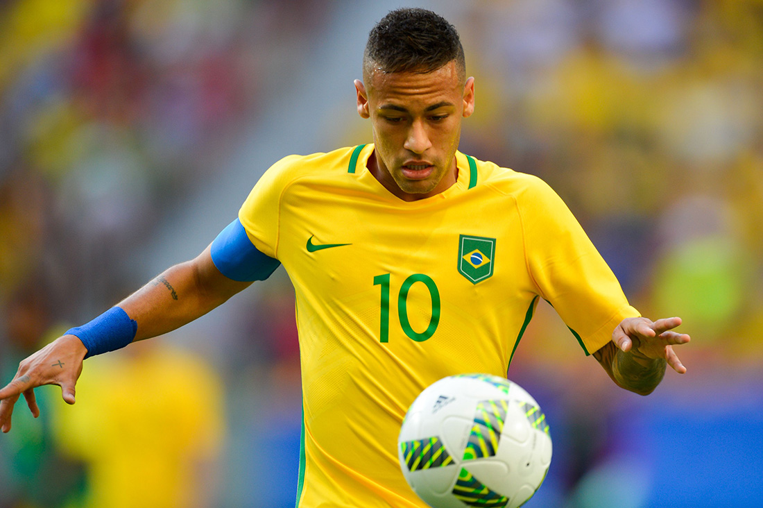 Neymar no será operado por  la lesión que tiene