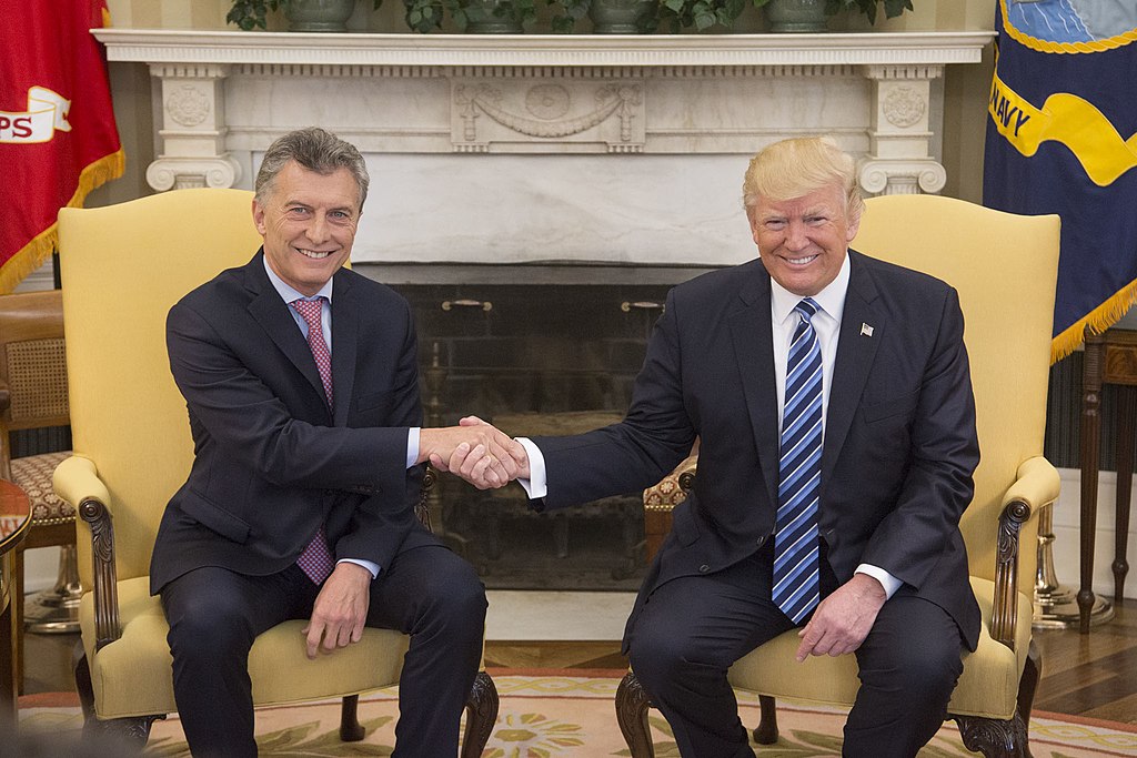El presidente de Argentina le hace la chillona Trump