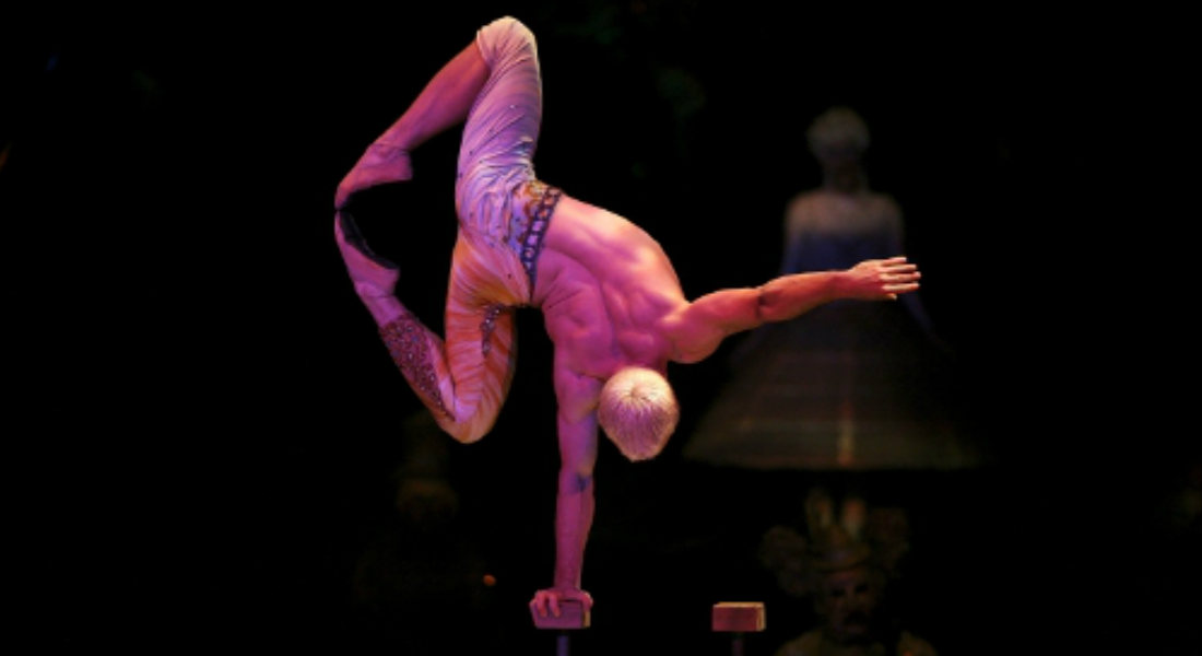 Artista del Cirque du Soleil muere al caer en acto
