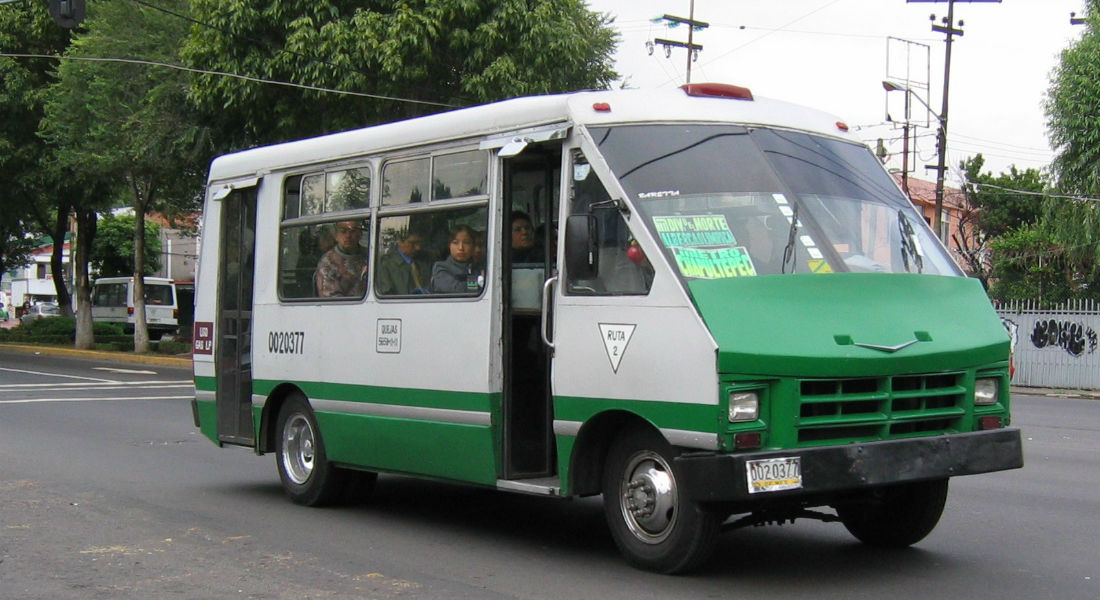 Al corralón 234 microbuses irregulares en Metro Toreo
