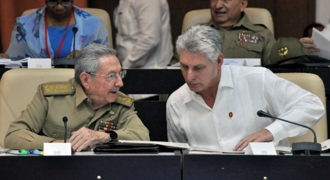 Cubanos deben prepararse para tiempos difíciles, dice Raúl Castro