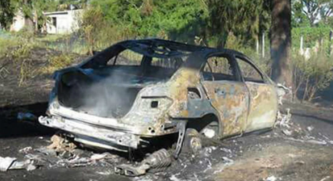 Encuentran 4 cuerpos en un auto calcinado en Michoacán