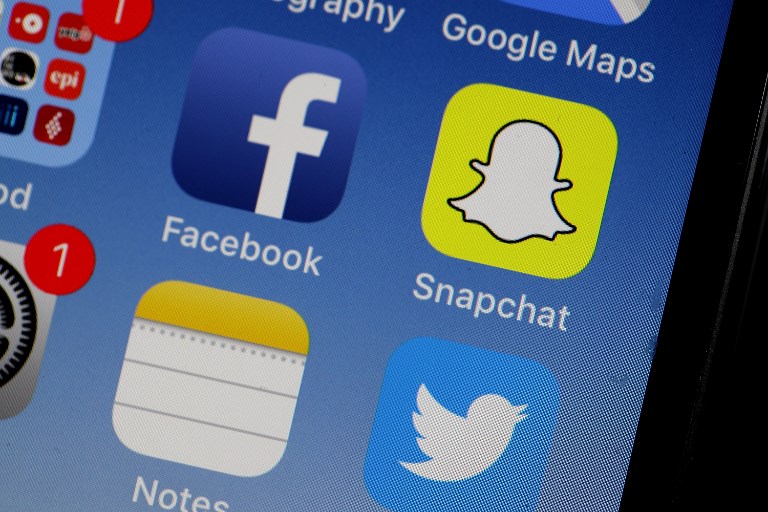 Snapchat da marcha atrás a controvertido nuevo diseño