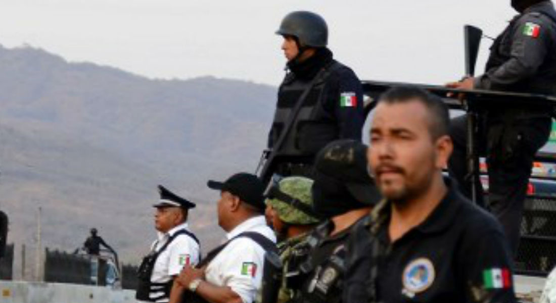 Encuentran 9 cadáveres en camioneta abandonada en Guerrero