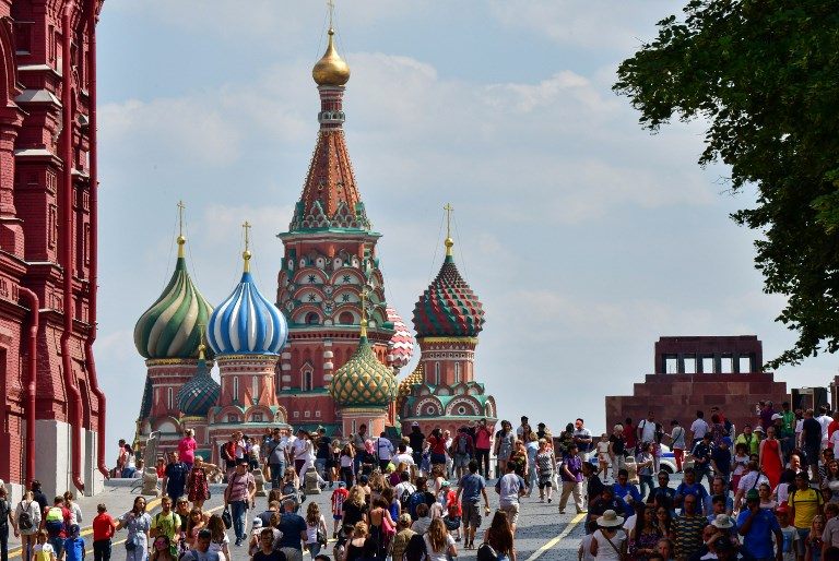 Fiesta de día de Muertos en la Plaza Roja impedida por comunistas rusos