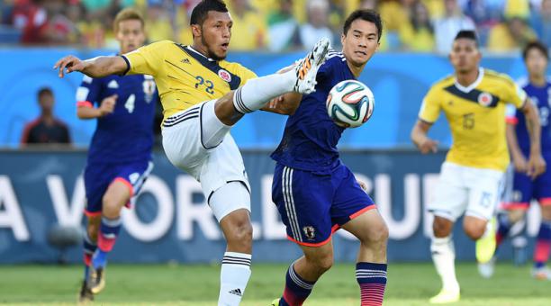 Colombia pierde con un hombre menos ante Japón por 2-1