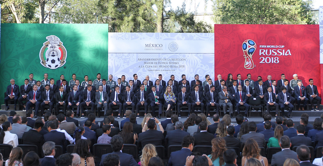 Peña Nieto pide al Tri poner «muy alto» el nombre de México en Rusia