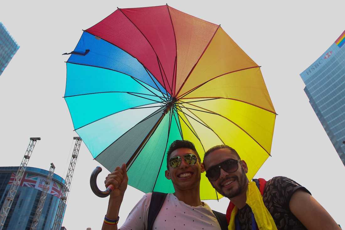Embajada invita a comunidad lésbico-gay a visitar Reino Unido