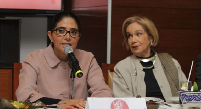 Barrales promete en debate transparencia y rendición de cuentas