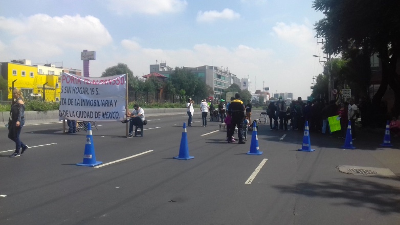 Urgente: Manifestantes bloquean un tramo de Calzada de Tlalpan