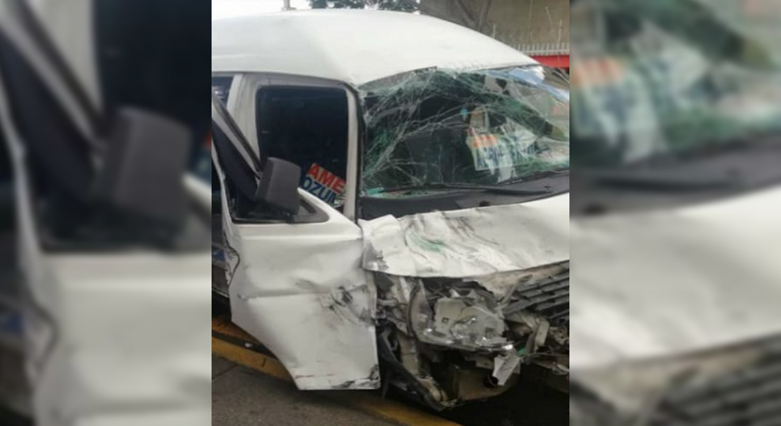 Choque en la Calzada Ignacio Zaragoza deja 8 heridos y perdidas materiales