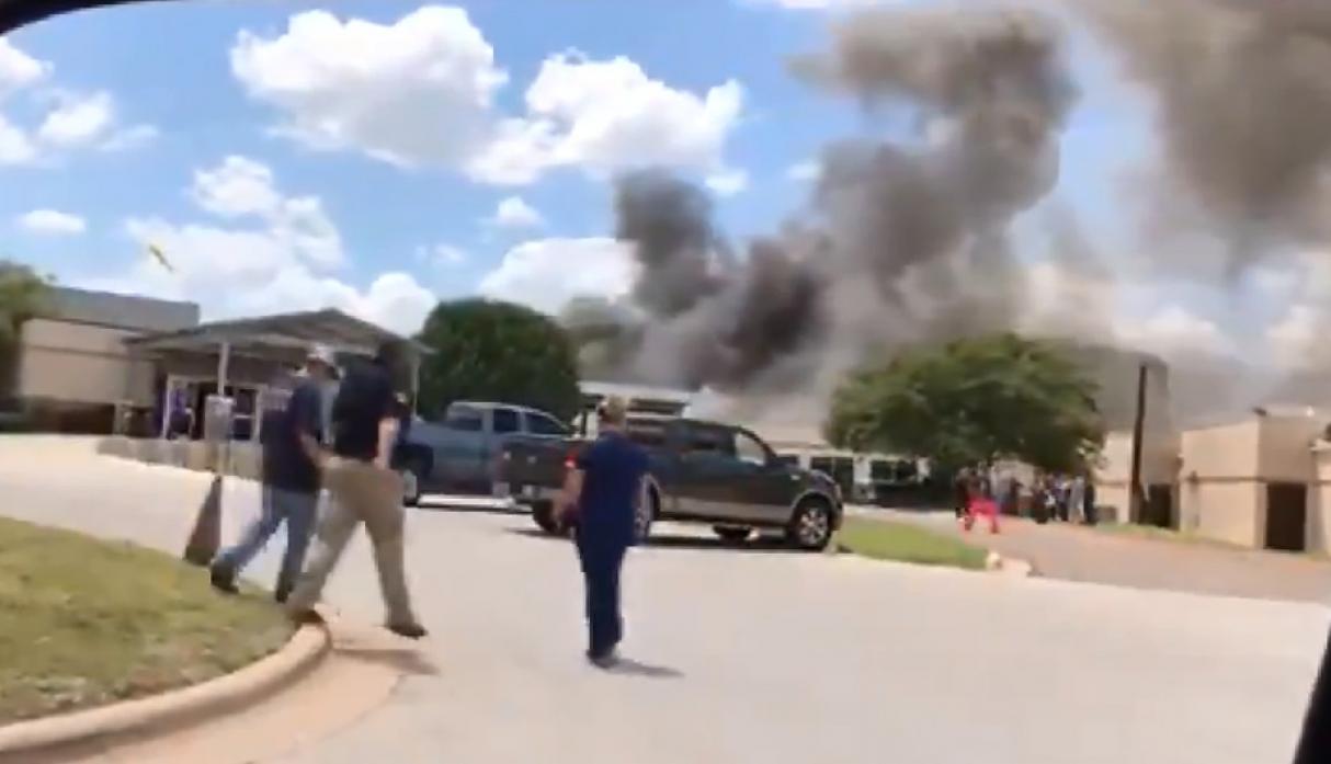 Doce heridos y un muerto deja explosión en hospital de Texas