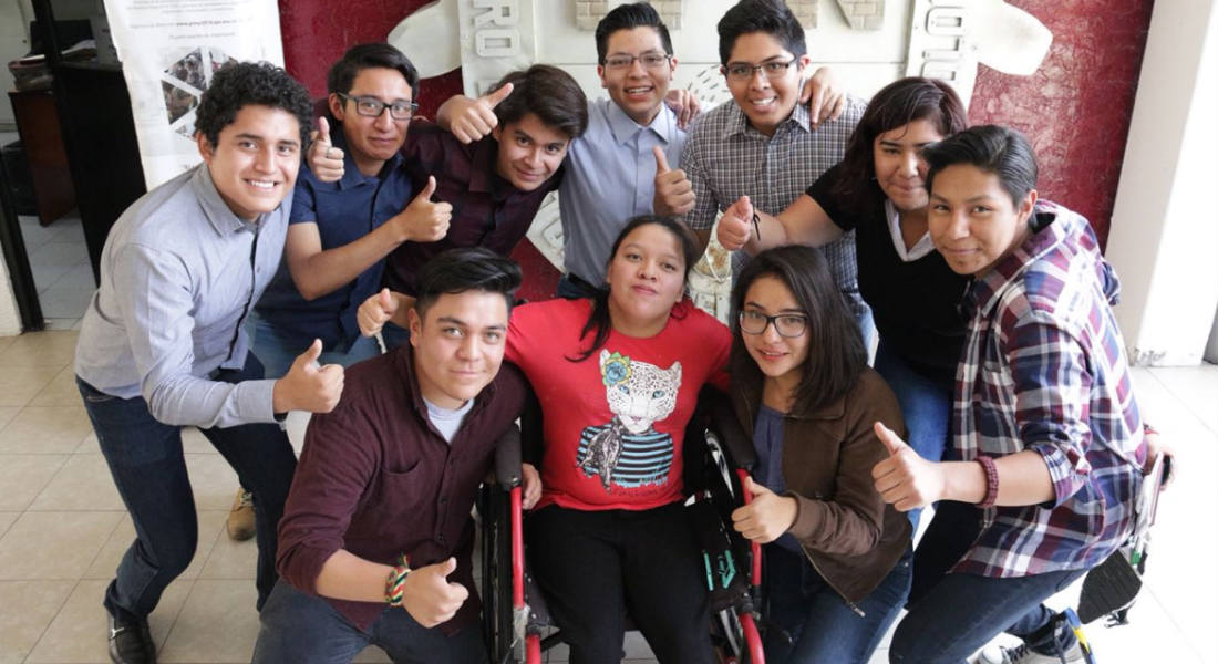 Alumnos del ‘Poli’ ganan concurso al crear prótesis para joven con parálisis