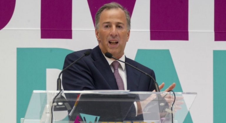 Meade promete seguridad a periodistas