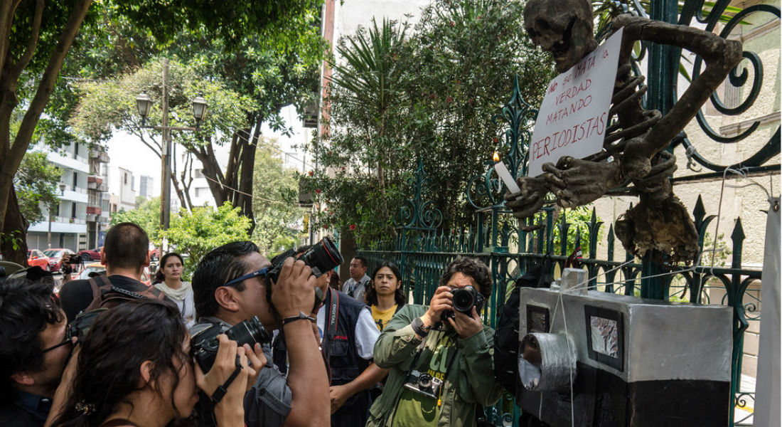 Periodistas argentinos enfrentan precarización, despidos y agresiones