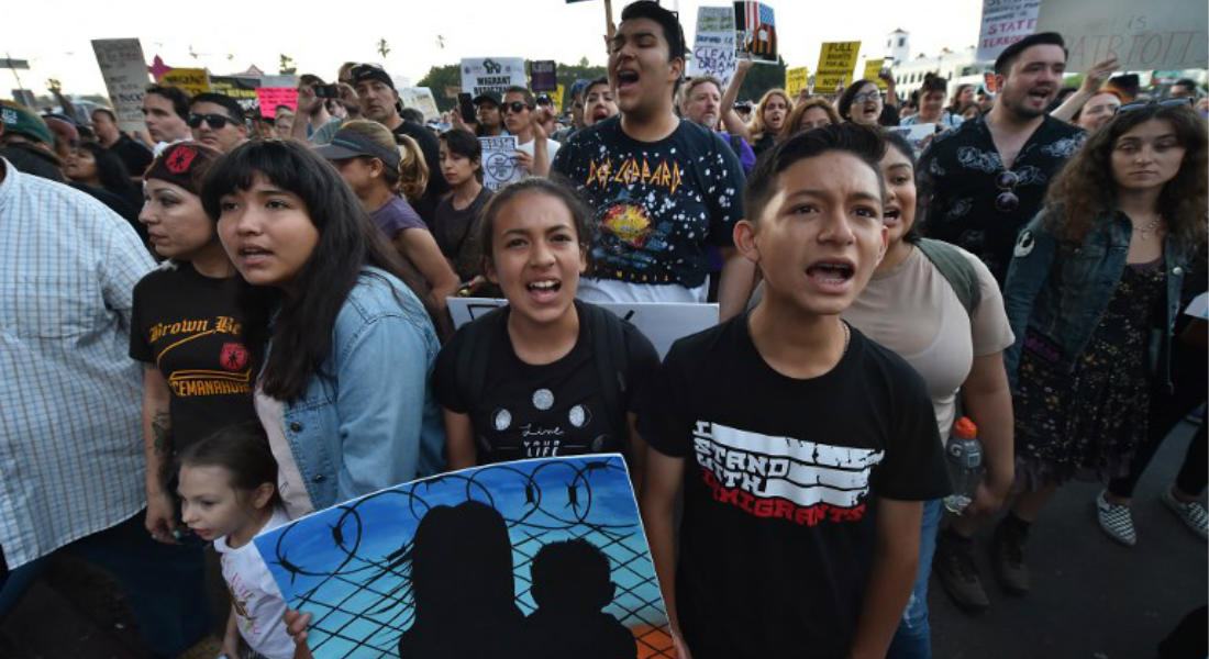 Familias de inmigrantes gritan y lloran al ser separadas en EEUU