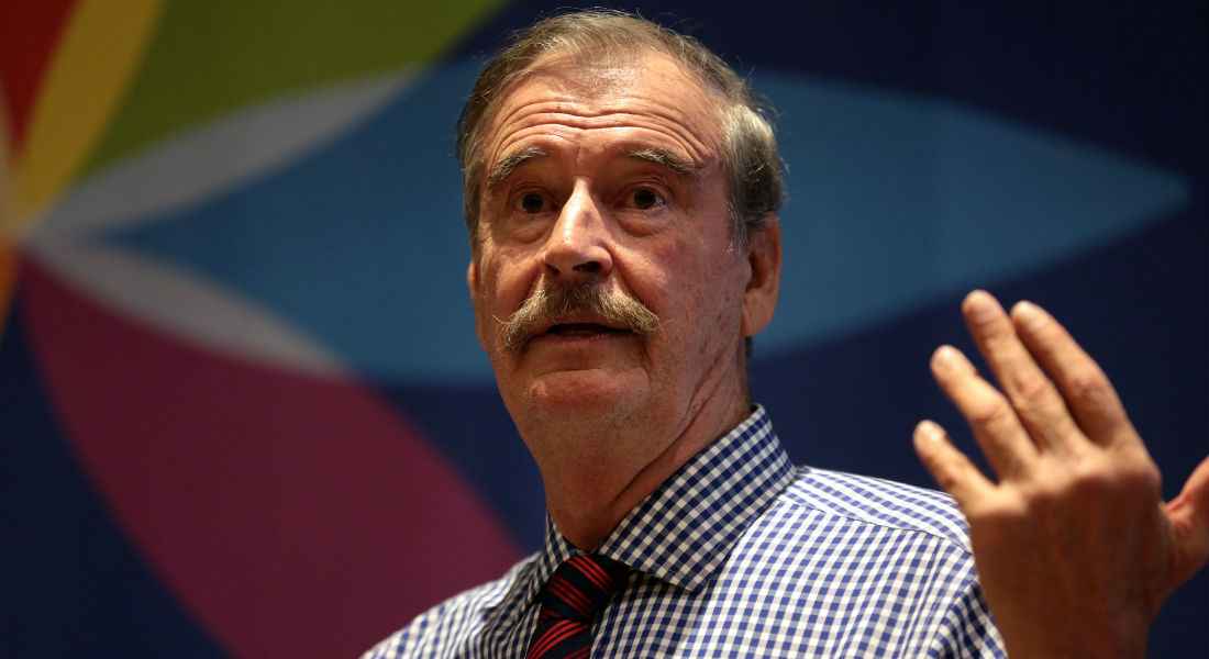 Vicente Fox confunde la bandera de México con la de Italia