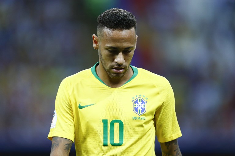 Neymar se va cabizbajo por la puerta de atrás del Mundial de Rusia