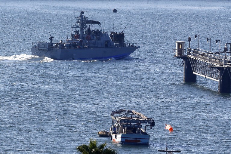 Israel intercepta barco de activistas frente a costas de Franja de Gaza