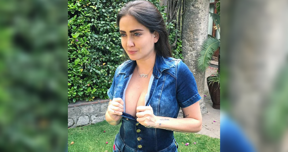 Celia Lora está subiendo fotos como Dios la trajo al mundo y al parecer no parará