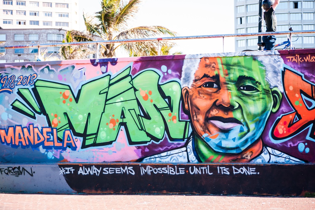AMLO reconoce inquebrantable fe de Nelson Mandela y Benito Juárez