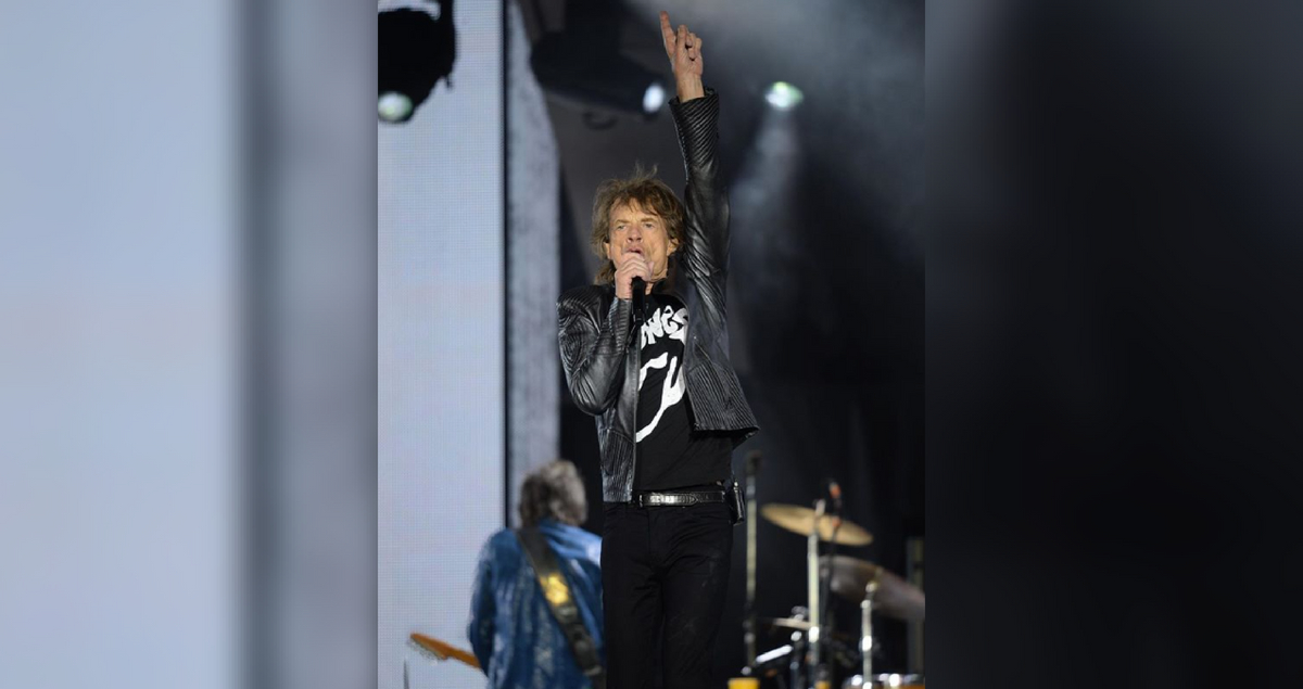 Una teoría de Internet dice que Mick Jagger es el Cruz Azul de Inglaterra