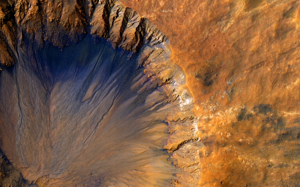 NASA encuentra características de un lago en Marte