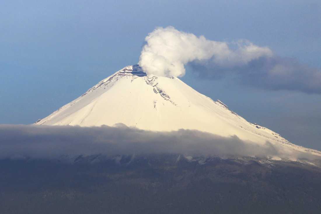 Popocatépetl registra 12 exhalaciones y cuatro sismos
