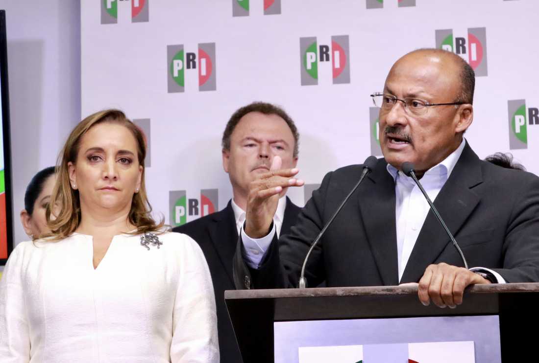 René Juárez renuncia a la presidencia del PRI y pide transformación