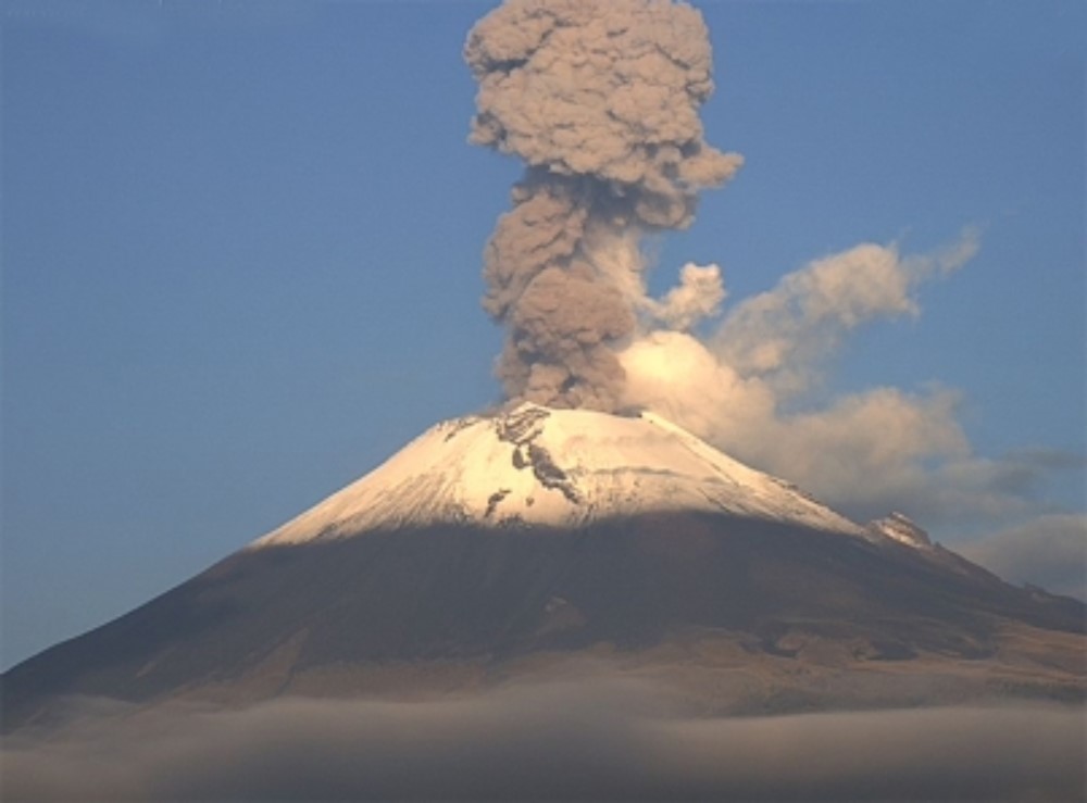 Popocatépetl emite 32 exhalaciones de baja intensidad