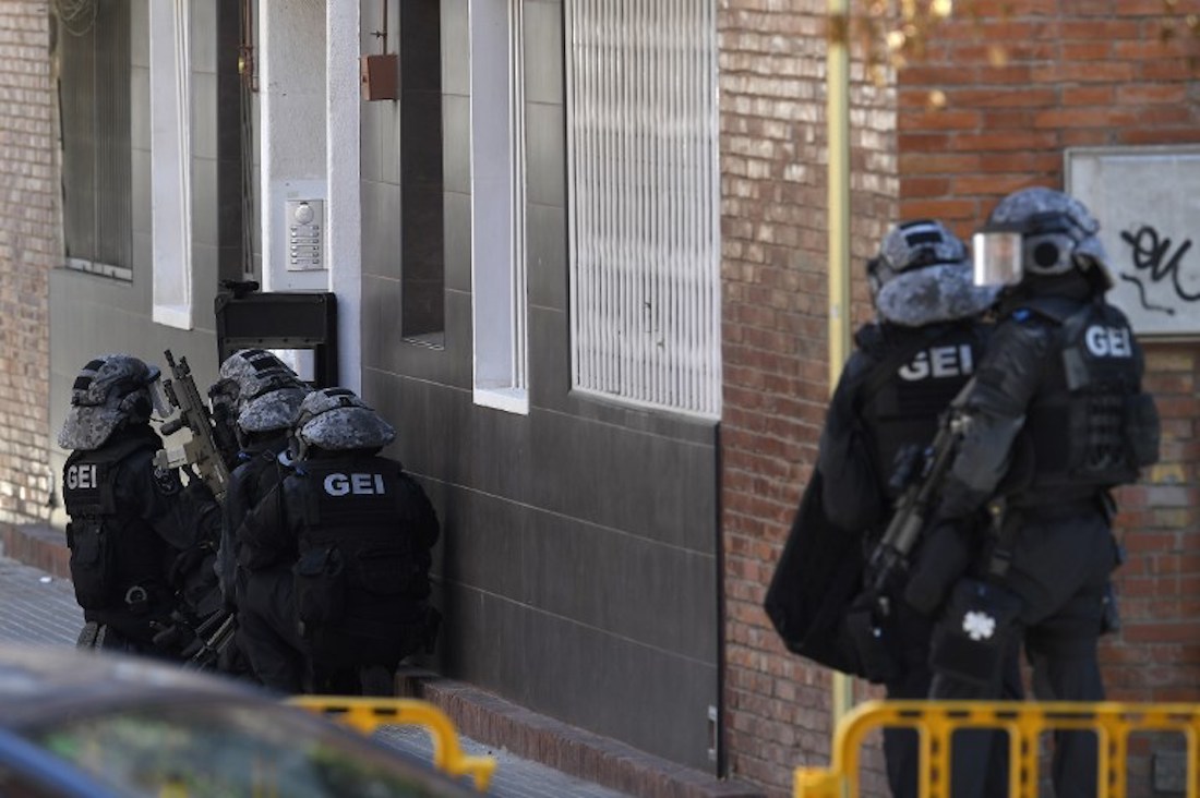 Hombre abatido en ataque «terrorista» con cuchillo a una comisaría española