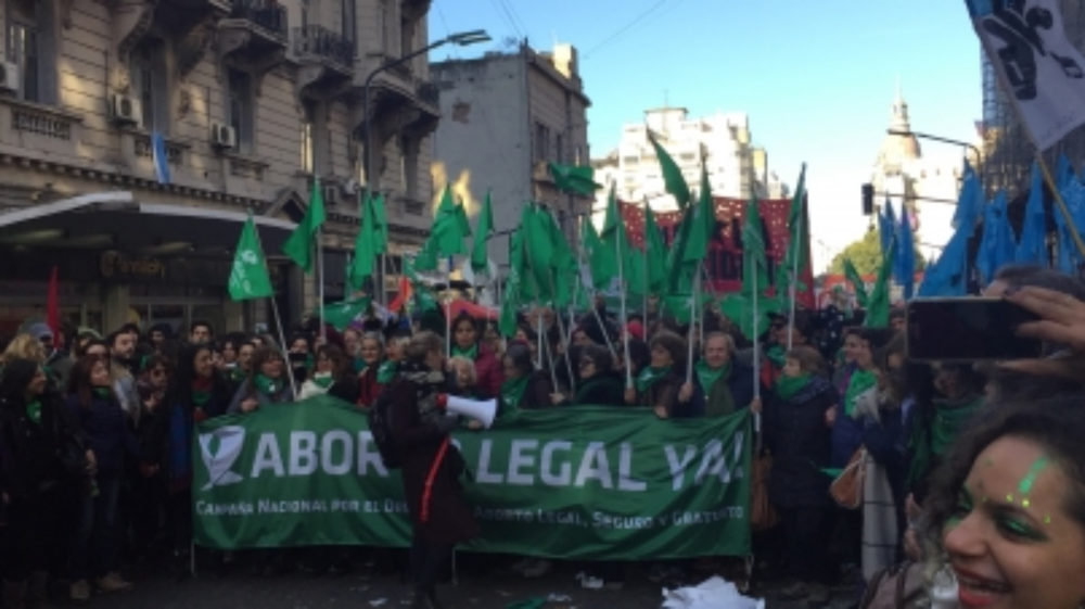 Presiones religiosas complican legalización de aborto en Argentina