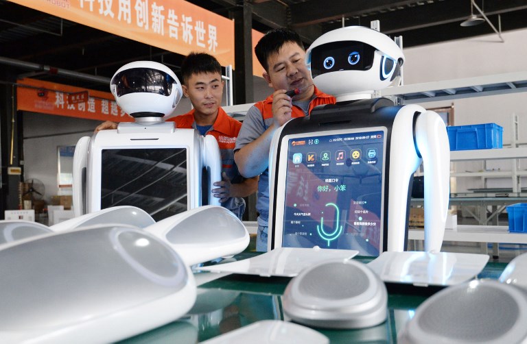 Robots invaden escuelas de China, y van por más